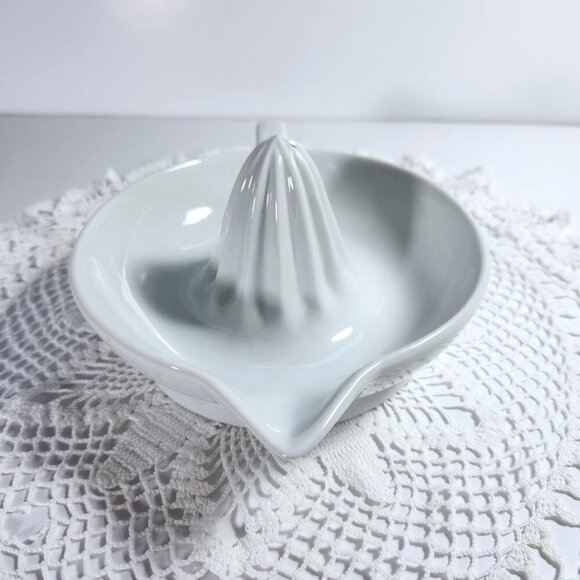 Cordon Bleu Glass Juicer Reamer Loop Handle Large Citrus Reamer 8 1/2" x 6 1/2" - Picture 5 of 9